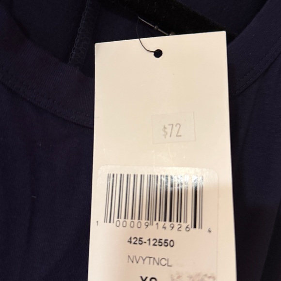 Isle NWT Sleeveless Navy Dress side pockets, stretchy size XS - Picture 7 of 7